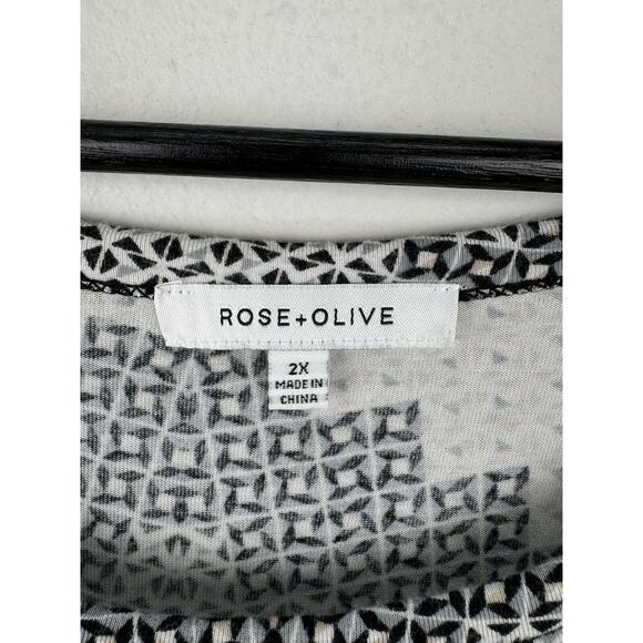 Rose & Olive Top Womens Size 2X Black White 3/4 Sleeve Geometric Artsy Stretch - Picture 2 of 12